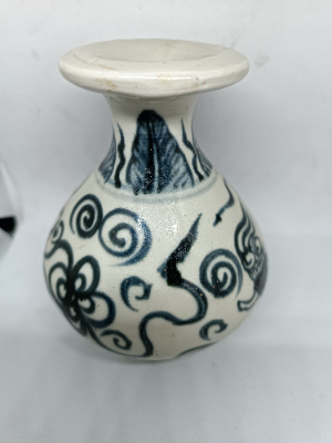Ming Dynasty Blue And White Vase
