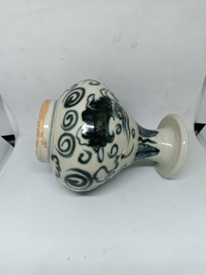 Ming Dynasty Blue And White Vase