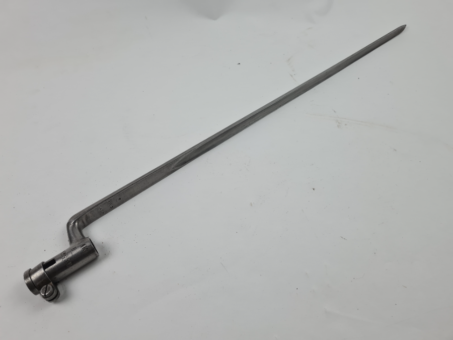 Discover our unique Model 1864 Swedish rifle bayonet, dated 1865 with regimental markings. In excellent condition. Explore now!