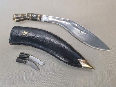 Discover our unique presentation kukri, thought to be from the 4th Gorkha Rifles. Highly-detailed, in excellent condition. This standout piece awaits you, buy now!