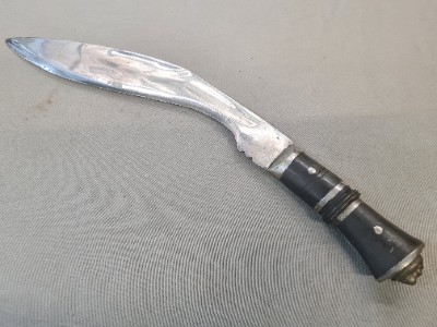 Discover our range of mid 20th century Nepalese Kukri perfect for private purchase. Shop now to add an authentic piece of history to your collection!