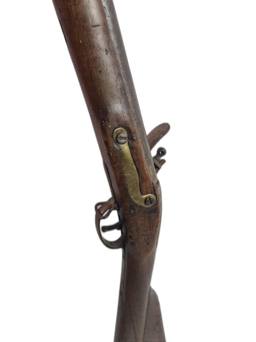 Discover our New India Pattern 1809 Brown Bess Musket with a unique GR cypher. Immerse in history with its authentic markings. Shop now!