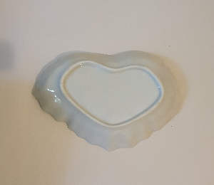 Discover our stunning Antique Porcelain Dish, an authentic Noritaki Ware Company creation from Japan. Hand-painted and in great condition, this over 100-year-old gem features intricate gilding. Shop now!