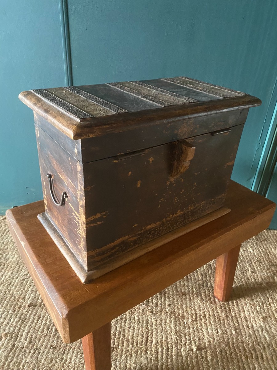 Old handmade Indian Eastern hardwood treasure chest Vintage deed Storage box