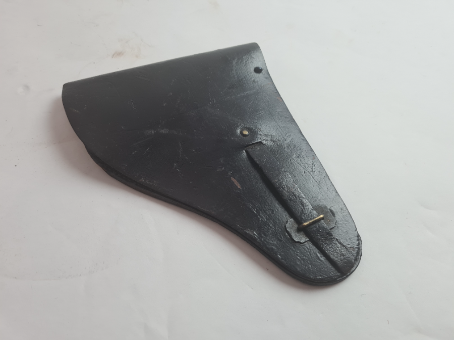 Explore our collection of Mid 20th-century pistol holsters. Discover potentially wartime, German, Luger or P38 holsters. Shop now for unique historical pieces!