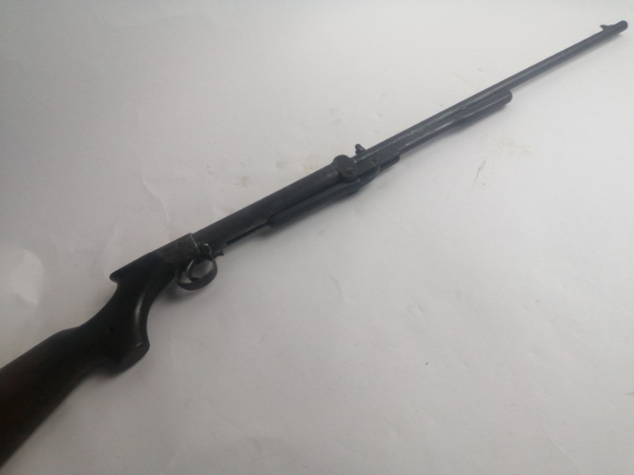 Discover our range of pre-WW1 BSA under-lever air rifles, featuring chequered grips, adjustable triggers & sights. Shop now to find your perfect model!