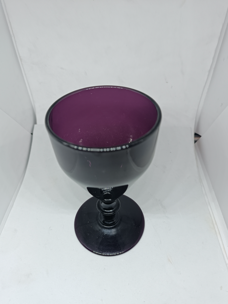 Discover our 19th century amethyst drinking glass collection. This rarity, in good condition, stands 13cm tall. A must-have for antique collectors. Shop now!