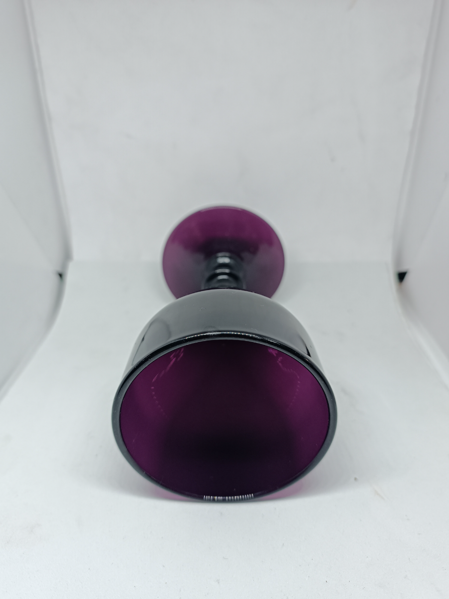 Discover our 19th century amethyst drinking glass collection. This rarity, in good condition, stands 13cm tall. A must-have for antique collectors. Shop now!