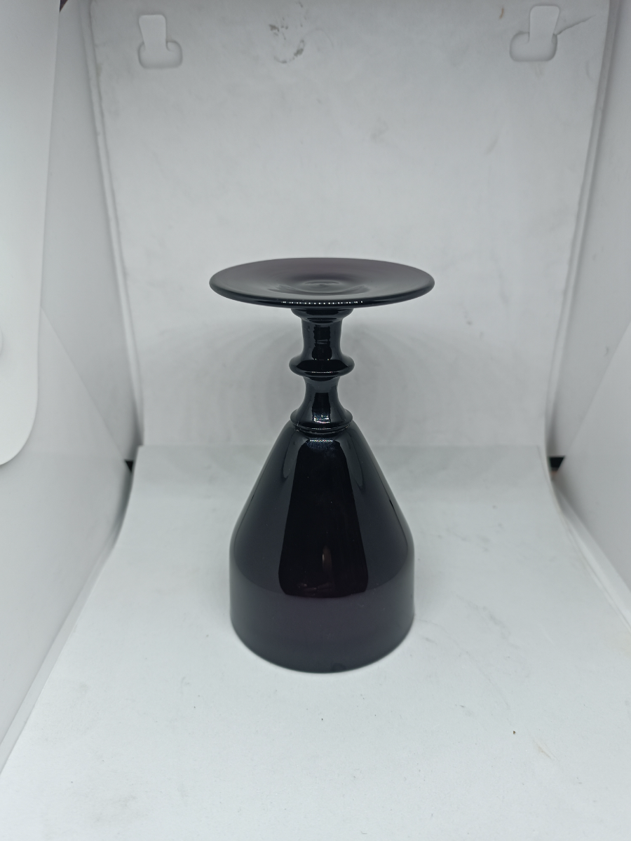 Discover our 19th century amethyst drinking glass collection. This rarity, in good condition, stands 13cm tall. A must-have for antique collectors. Shop now!