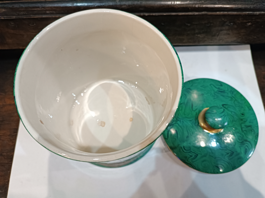 Discover our rare 19th c. Malachite Prattware tobacco/biscuit jar featuring Windsor Castle and the old Buckingham Palace. Shop now for this 16x12 cm piece of history.