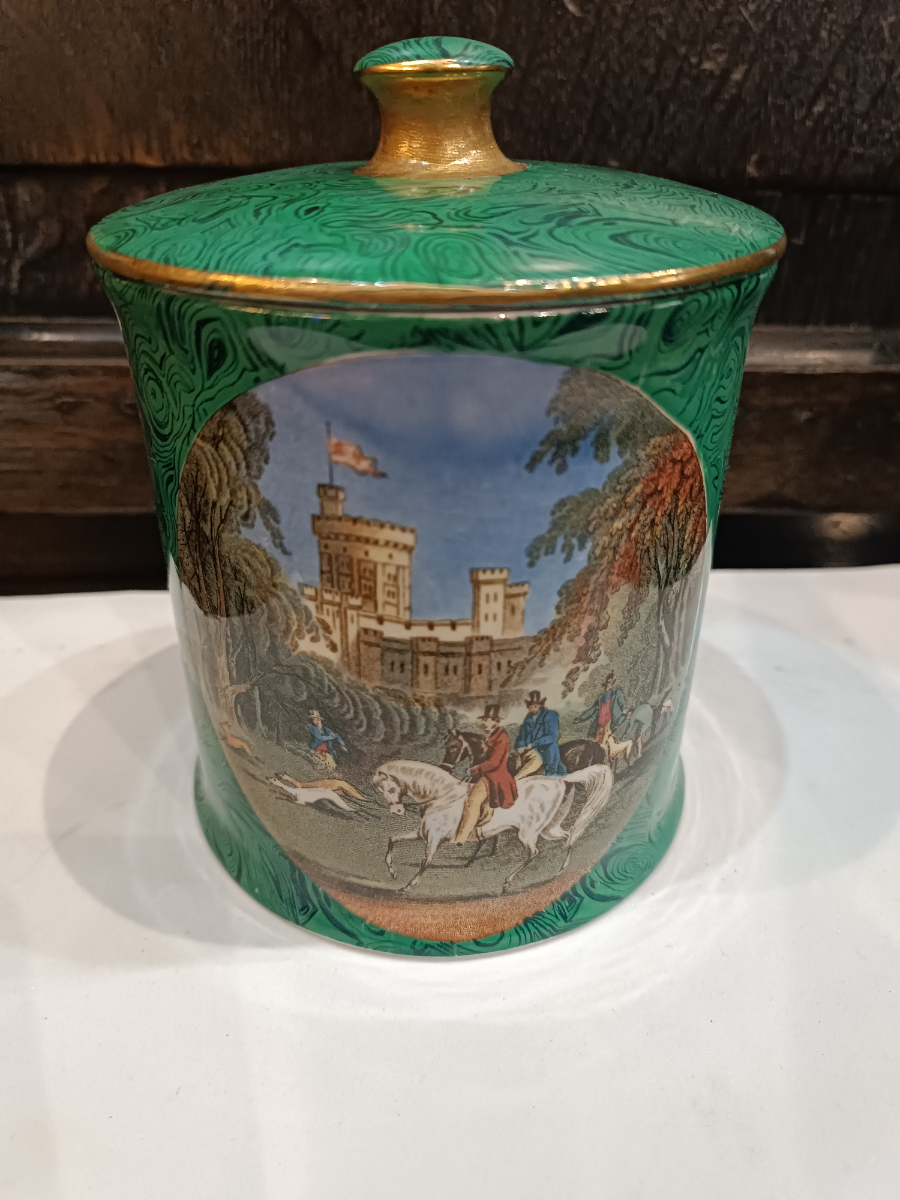 Discover our rare 19th c. Malachite Prattware tobacco/biscuit jar featuring Windsor Castle and the old Buckingham Palace. Shop now for this 16x12 cm piece of history.