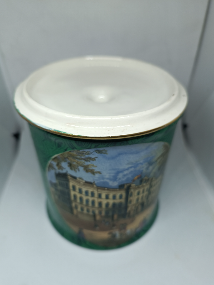 Discover our rare 19th c. Malachite Prattware tobacco/biscuit jar featuring Windsor Castle and the old Buckingham Palace. Shop now for this 16x12 cm piece of history.