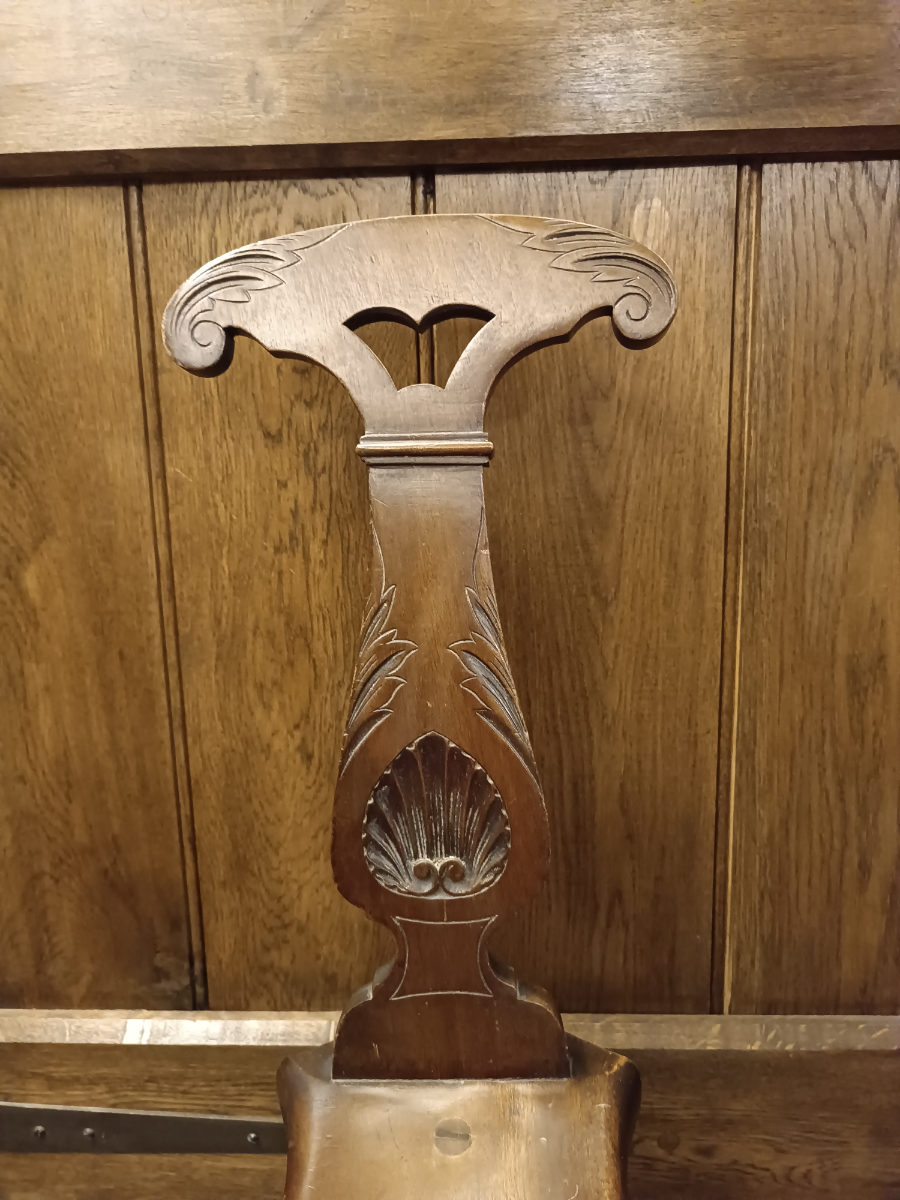 Discover a piece of intriguing British history with our George III Cock Fighting Chair. This mahogany-crafted, uniquely designed piece is a must-buy for antique collectors. Explore now!