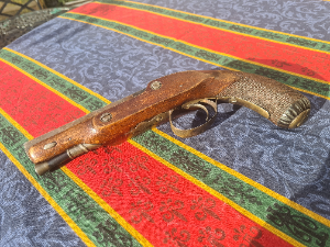 Discover our authentic, 19th-century Percussion Manstopper Pistol by Thomas Phillips. Experience its excellent condition and action. Shop now!