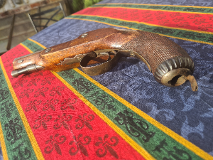 Discover our authentic, 19th-century Percussion Manstopper Pistol by Thomas Phillips. Experience its excellent condition and action. Shop now!