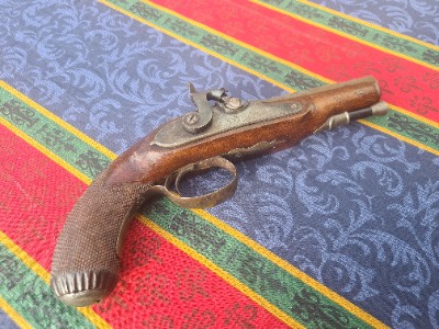 Discover our authentic, 19th-century Percussion Manstopper Pistol by Thomas Phillips. Experience its excellent condition and action. Shop now!