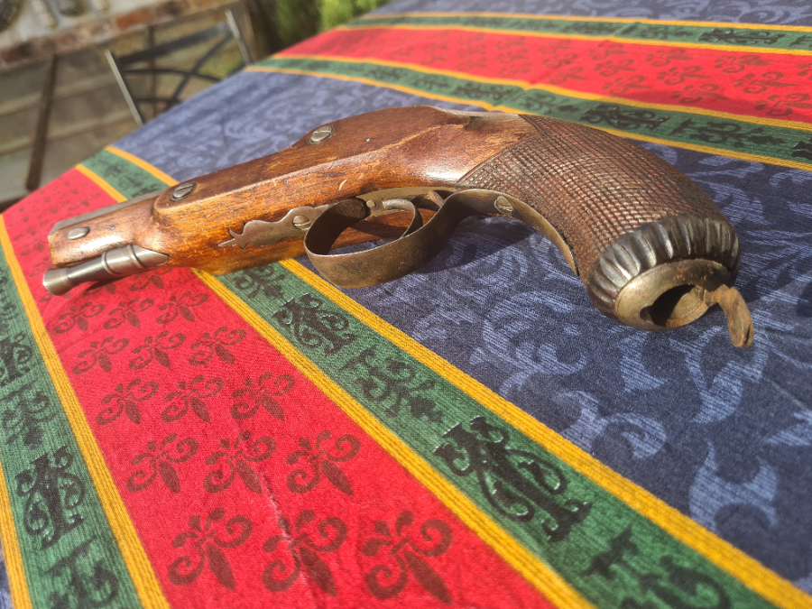 Discover our authentic, 19th-century Percussion Manstopper Pistol by Thomas Phillips. Experience its excellent condition and action. Shop now!
