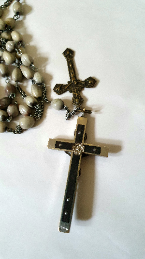 Discover our 19th century Antique 'Jacob's Tears' Rosary with Professional Cross. Specially made for religious orders, including strengthened chain and additional crucifix. Explore now!