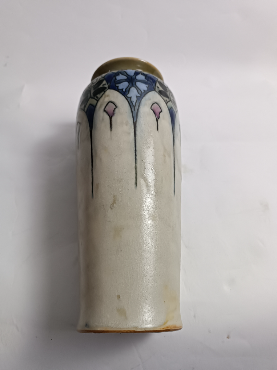 Discover our collection of Art Nouveau Royal Doulton vases circa 1910, like this E525D marked one. Shop now and own a piece of history.