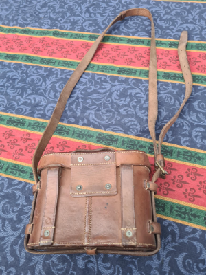 Explore our Royal Field Artillery Prismatic Binoculars MKI, dating back to 1917, used by Leslie Reid. Discover military history with authentic equipment. Shop now!