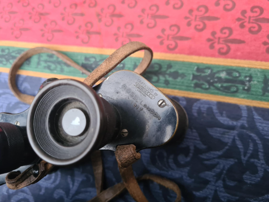 Explore our Royal Field Artillery Prismatic Binoculars MKI, dating back to 1917, used by Leslie Reid. Discover military history with authentic equipment. Shop now!