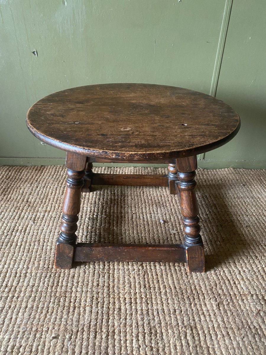 Rustic Country Arts & Crafts Oak Vintage Antique Occasional Round Coffee Table