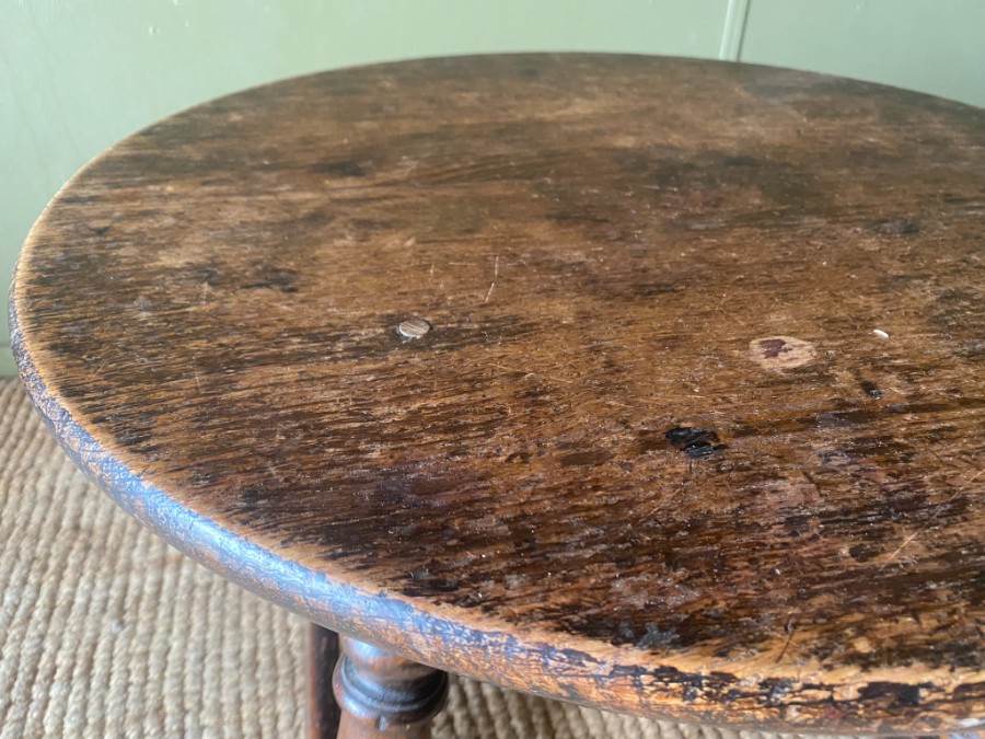 Rustic Country Arts & Crafts Oak Vintage Antique Occasional Round Coffee Table