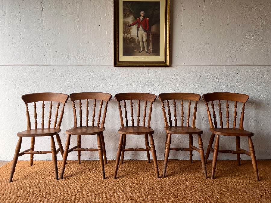 uploads/Set-of-5-x-Traditional-Farmhouse-Kitchen-Dining-Chairs-in-Good-Solid-Condition-230767ced1eb2c171aws.jpg