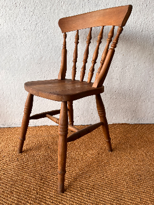 Set Of 5 X Traditional Farmhouse Kitchen Dining Chairs In Good Solid Condition