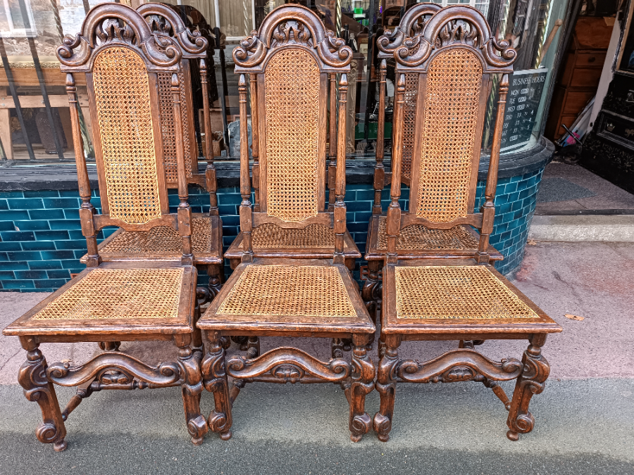uploads/Set-of-Six-William--Mary-Style-Carved-Oak-Highback-Dining-Chairs-21671f9640db70faws.jpg