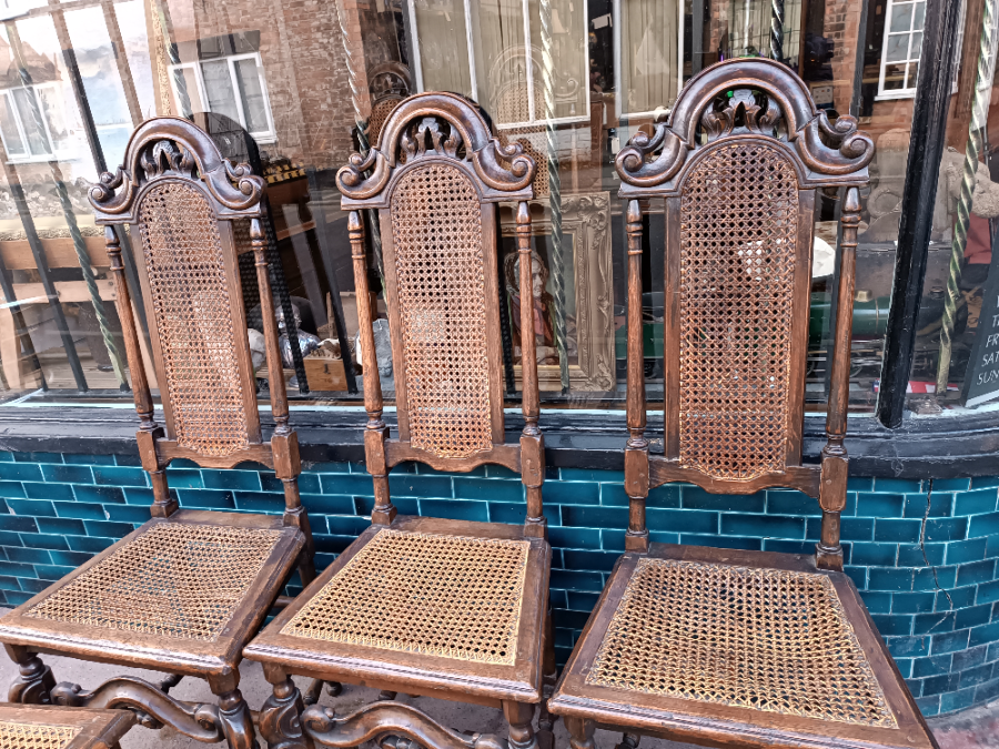 Find unique, authentic 19th-century William & Mary style oak dining chairs at our store. Embrace history with high-back designs, caned seats, scroll moulded legs. Shop now!