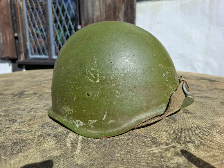 uploads/Soviet-SSH40-Helmet-dated-1950-2168c412a20e804aws.jpg