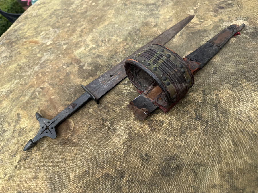 uploads/Sudanic-Africa-Arm-Knife--Late-19th-Century-216aabda7e3a83aaws.jpg