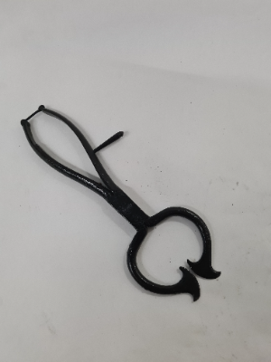 Discover our Victorian cast-iron sugar cutters! Each piece's unique patina reflects its rich history. Browse now and upgrade your kitchen tools collection!