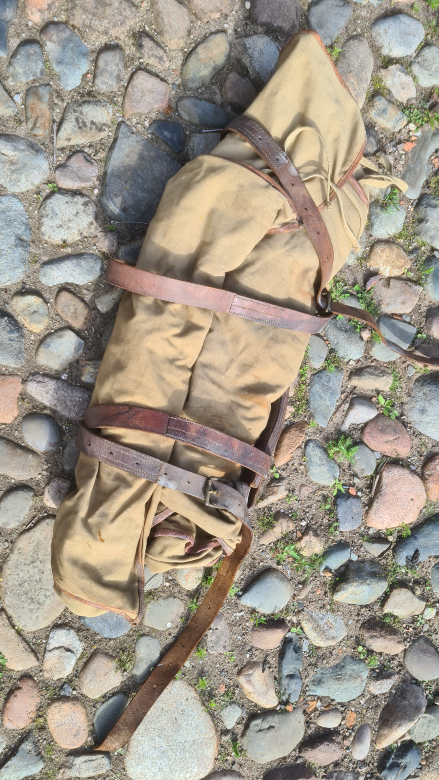 uploads/WW2-Officers-Bedroll-216a11d561a23c5aws.jpg