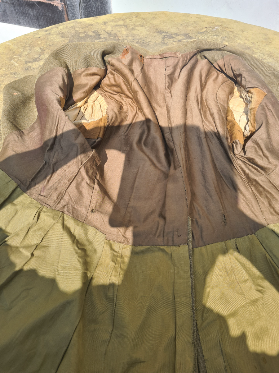 Explore our collection of WW2 Royal Artillery Officers Service Dress Jackets. Authentic, undated pieces in used condition. Shop now for rare military memorabilia.