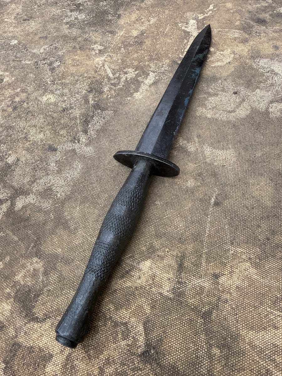 uploads/WW2-Second-Pattern-FairbairnSykes--Blackened-216a8342674b3bdaws.jpg