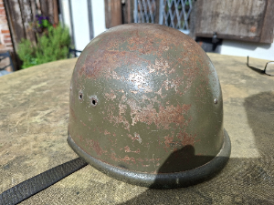 Explore our collection of vintage WZ. 63 Polish Paratroopers Helmets. See the 1963/65 edition with a unique brown leather cap. Shop now and own a piece of history!