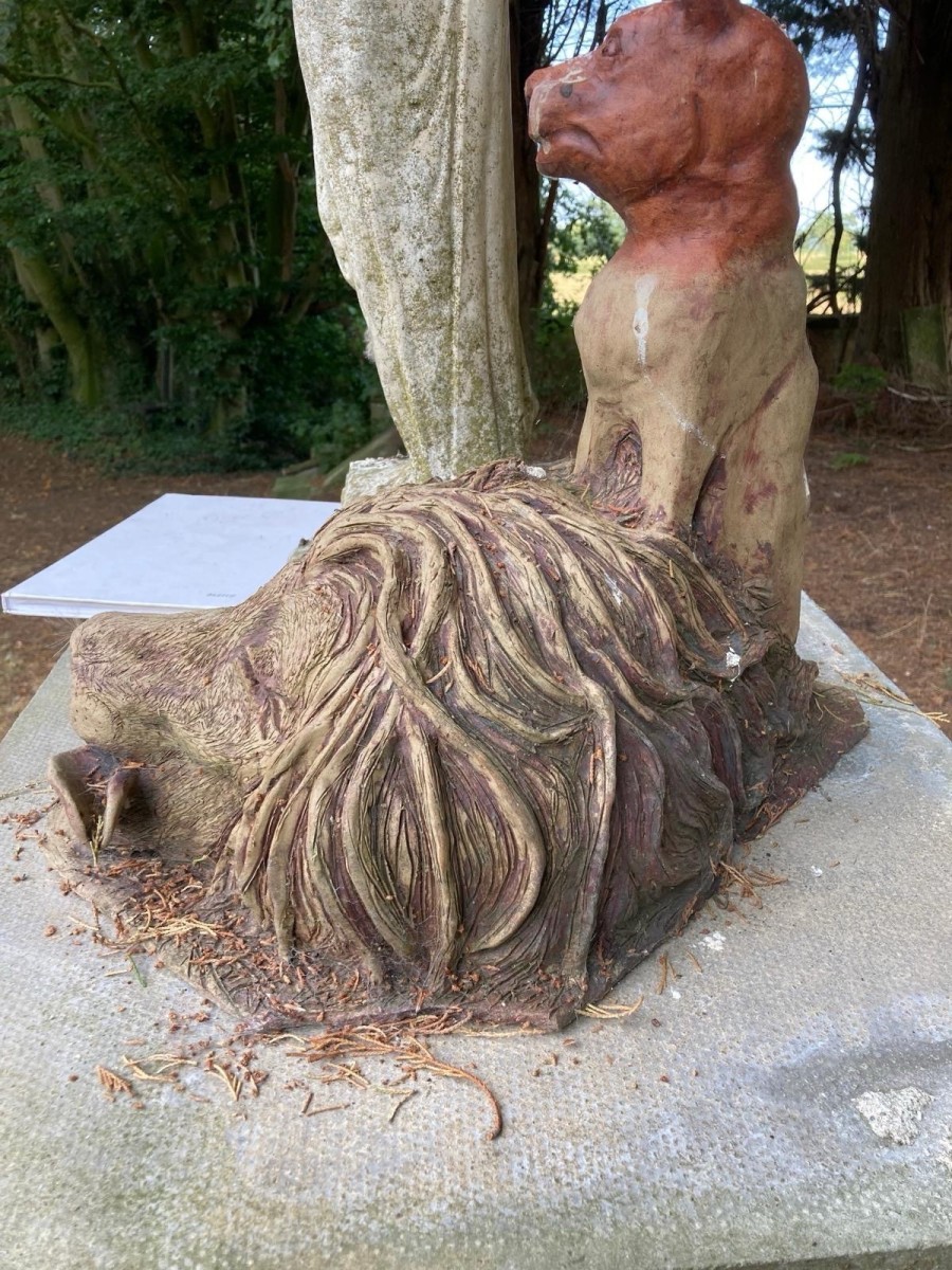 Modern Art Terracotta Sculpture Of Lion And Cat Figurine