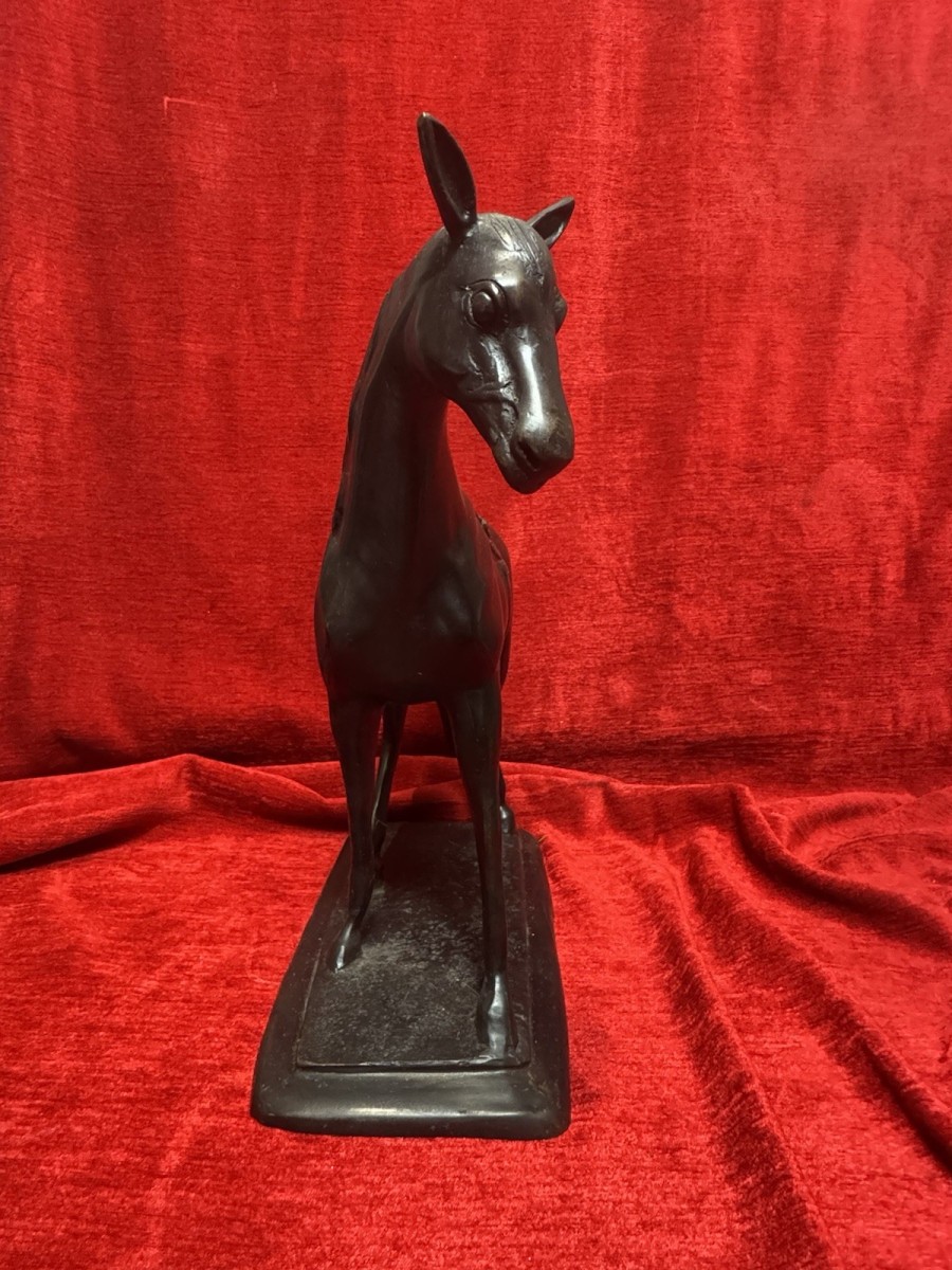 Antique Bronze Thoroughbred Race Horse Statue On Stadium Shapes Base Pediment