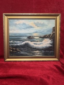 Coastal Scene 'Dramatic Wave Break' Oil Painting On Canvas Signed Rogürs Circa - 1970 Composition - Oil On Canvas Listing Description Stunning Coastal Scene With Headland Erosion And Choppy Waves Breaking In The Bay, High Set Sun Peaking Behind Clouds. Rich Colour Palette Of Vivid Blues And Browns. Signed Rogürs Set In Original Frame. Dimensions In Cms Height 47cm x Width 55cm
