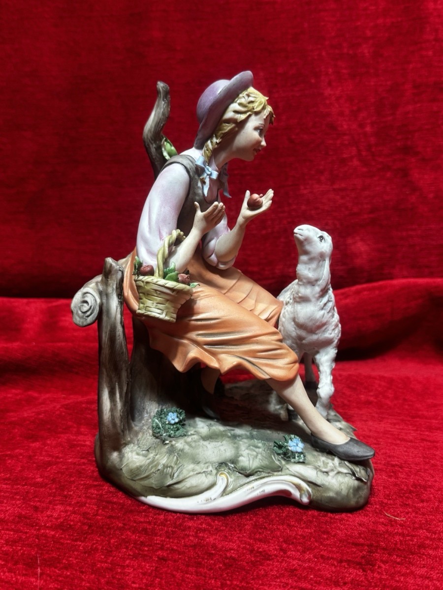 Fine Quality Capodimonte Porcelain Tale Of Boo Peep Figurine Stamped