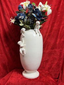 Wonderful Large French Vase With Decorative Trio Of Putti Circa - 1970 Composition - Porcelain Listing Description Large Antique White French Bulbous Body Vase, With Trio Of Decorative Finely Crafted Putti. The Front Face Of The Vase Showcases The Three Putti. One Sitting, Whist One Putti Reaches Out To Catch The Other Whom Slides Down The Body Of The Vase. Beautiful Vase For Decorative Display. Condition - Very Good Minor Damage One Of The putti Has Previously Been Damaged And Repaired. Please See Images Before Purchase. Dimensions in Inches Height 22" Width 10" (At Widest Point) Please Call For Any Further Information 07376 618513 Thank-you