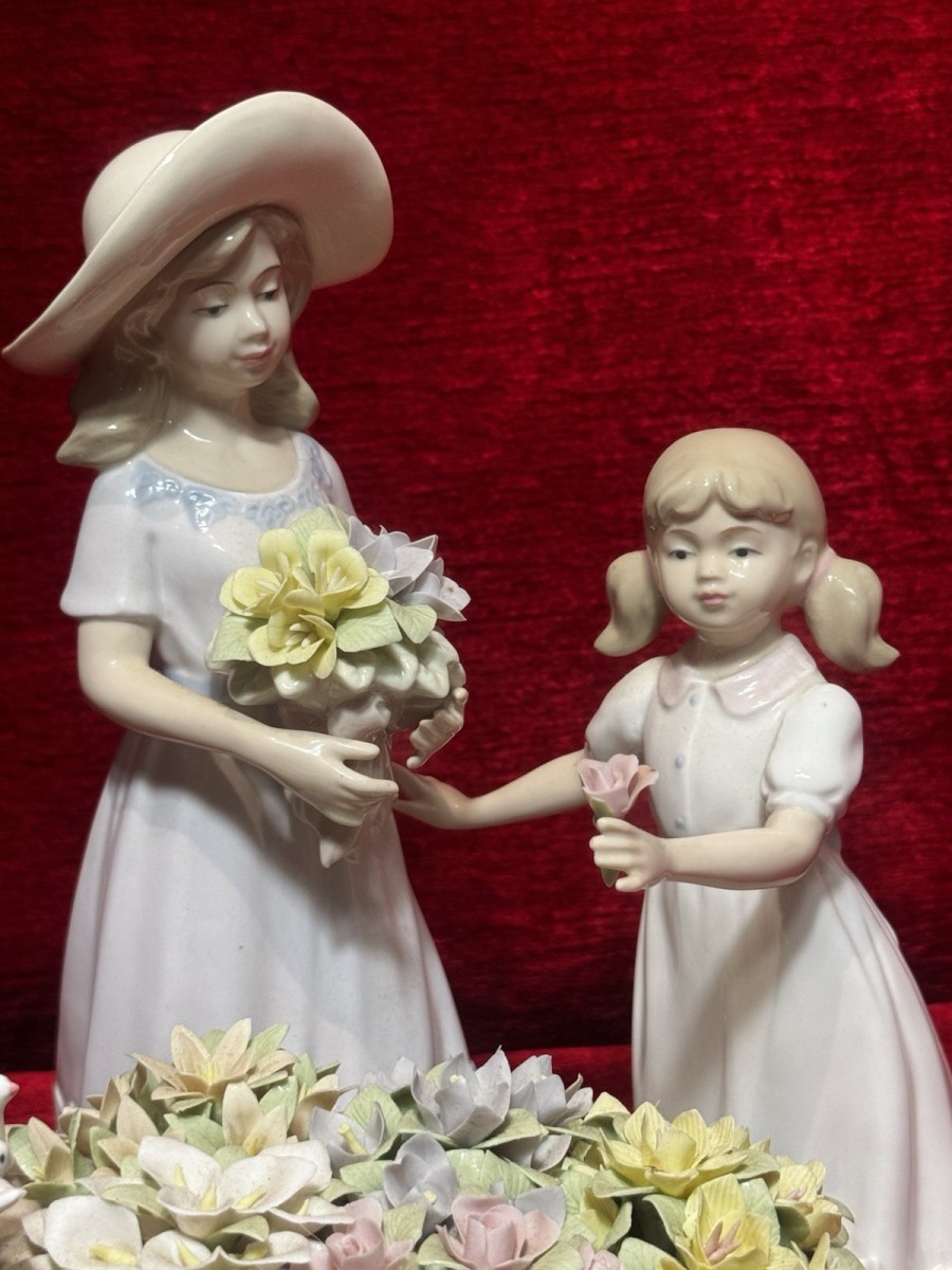 The Flower Harvest Porcelain Figurine By The Leonardo Collection