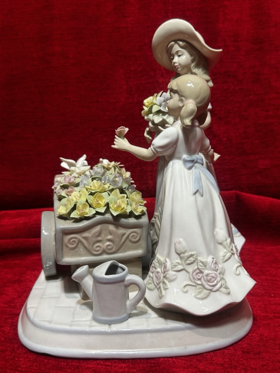The Flower Harvest Porcelain Figurine By The Leonardo Collection