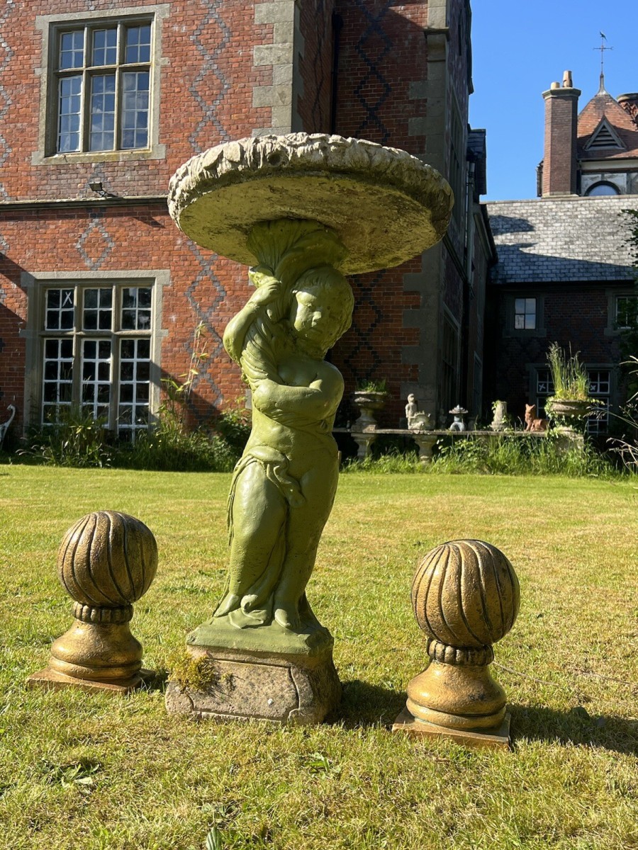 Cherub & Acanthus Leaf Bird Bath With Pair Of Conical Mounts