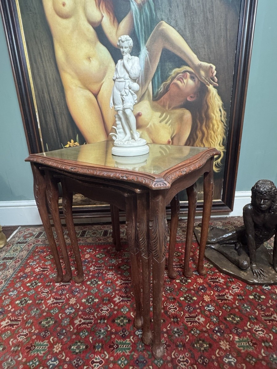 Regency Queen Anne Style Nest Of Three Tables In Rich Mahogany