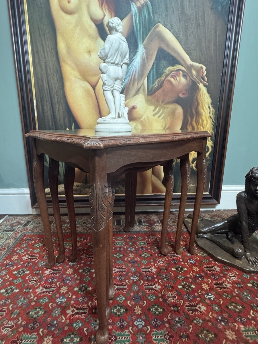 Regency Queen Anne Style Nest Of Three Tables In Rich Mahogany