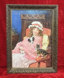 After George Sheridan Knowles Titled Making Friends Watercolour Signed Circa -1960 Composition - Watercolour On Artist Board Listing Description Wonderful Romanticised Watercolour Painting After George Sheridan Knowles (1863-1931) The Scene Depicts A Beautiful Interior Scene With Very Particular French Furniture. A Young Lady With Large White Bonnet Sits Smiling At The Viewer. She Holds A Puppy Whilst A Tabby Kitten Looks Up For Affection. Beautifully Executed Artwork By The Hand OF Accomplished Artist. Signed Bart (Right Bottom Corner) And Set In Ornate Glazed Gilt Wood Frame. Dimensions In Cms Height 51.5cm X Width 41.5cm