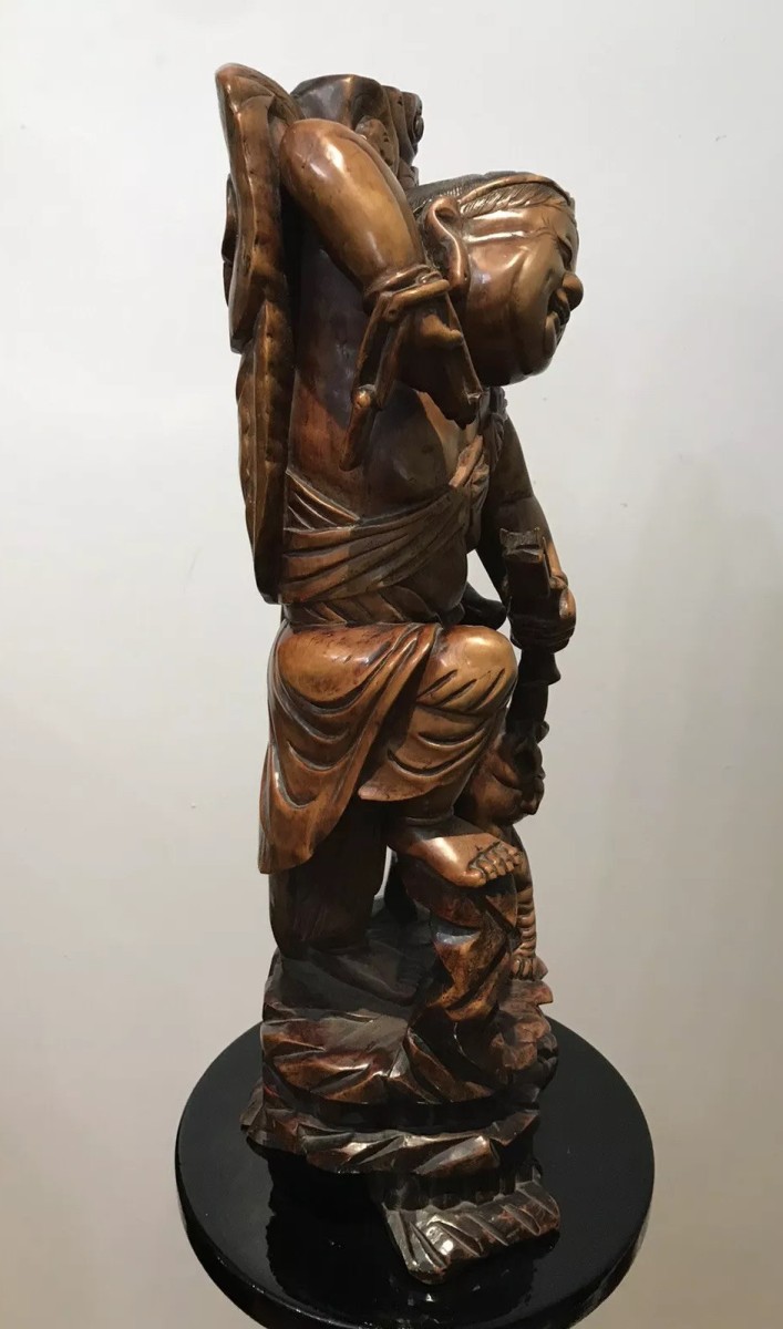 Late 19th Century Oriental Chinese Foo Man Sculpture Carved In Fruitwood